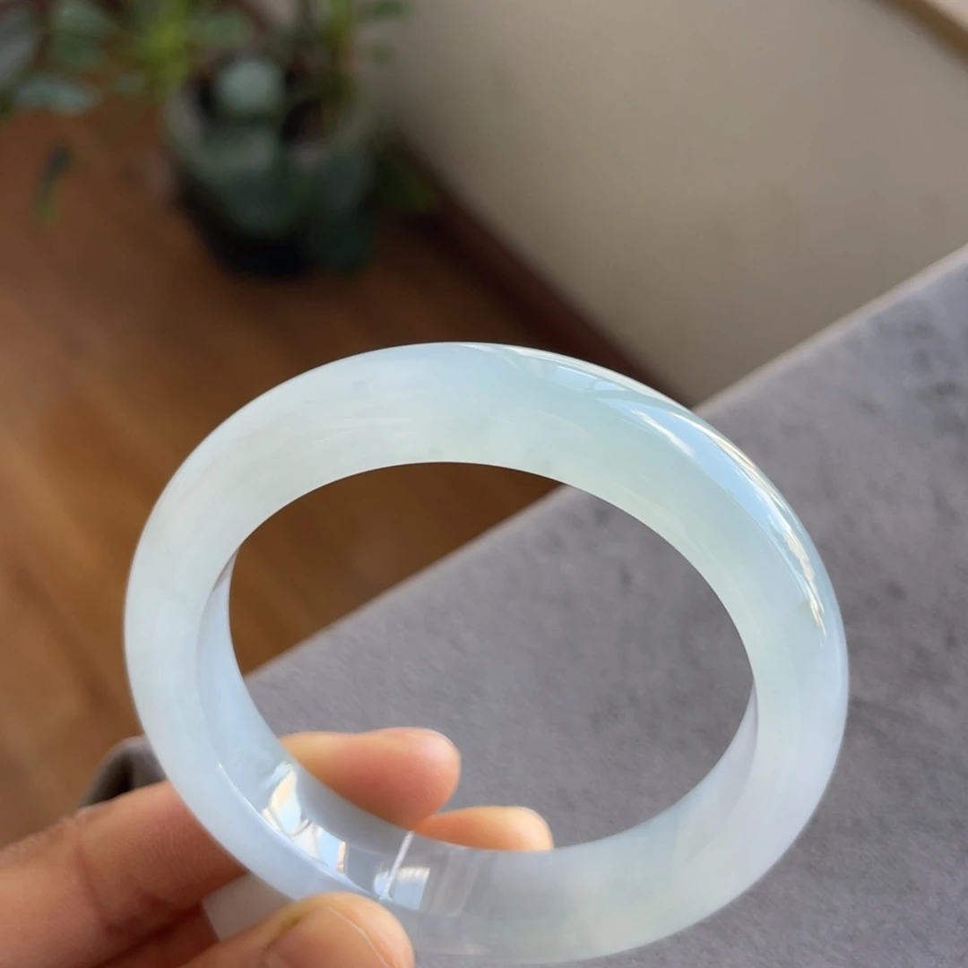 翡翠未镶嵌手镯冰润