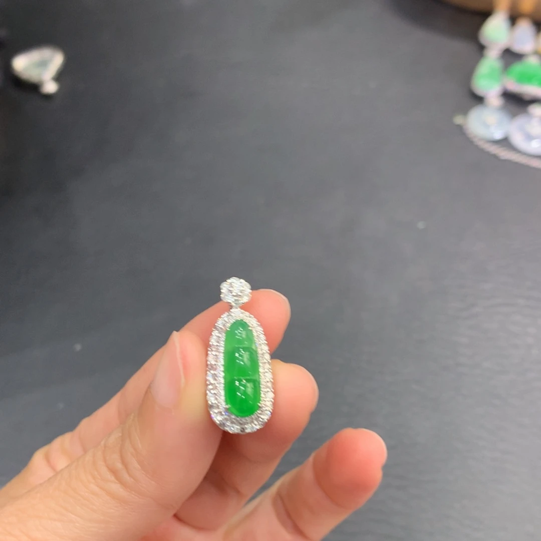 翡翠18K金镶嵌吊坠(不含链)
