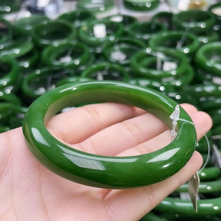 未镶嵌手镯和田玉（碧玉）