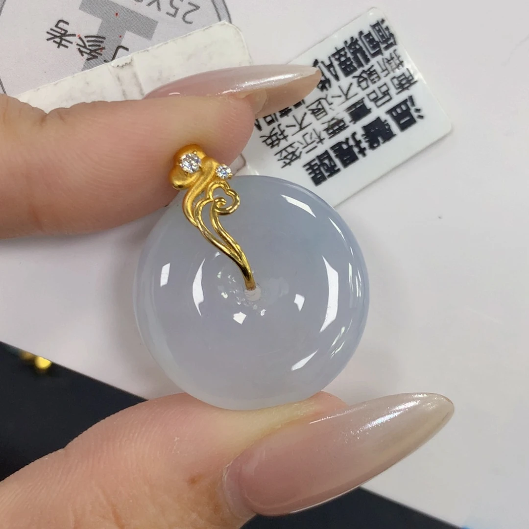 颈饰18K金镶嵌翡翠