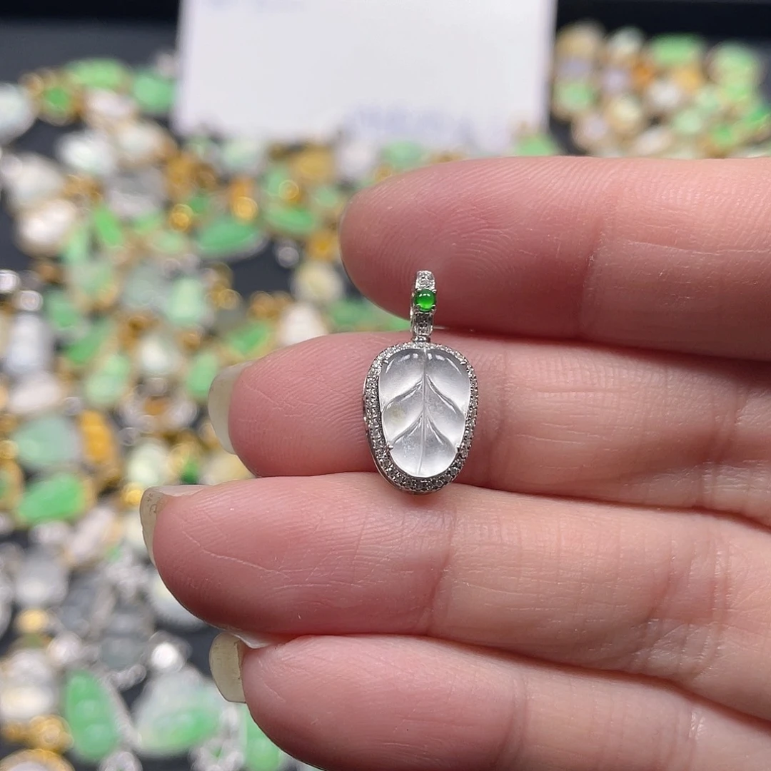 翡翠颈饰18K金镶嵌天然翡翠18kA货