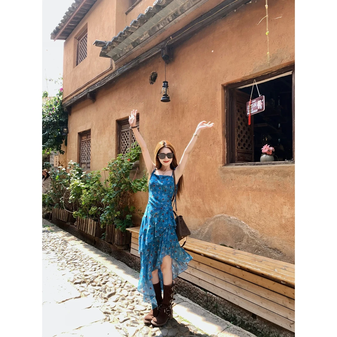 新泰兰德少女裙子设计感不规则碎花吊带连衣裙长款气质女装夏装