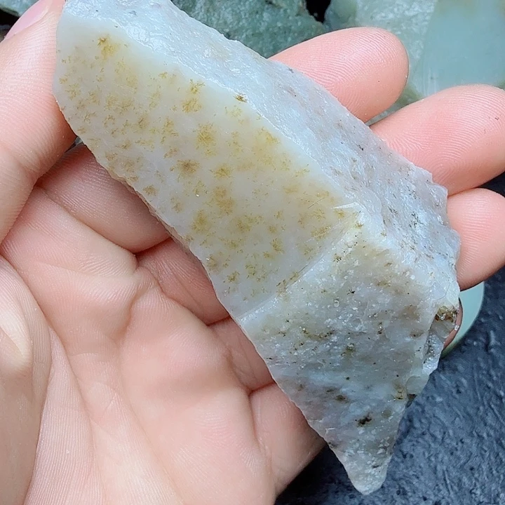 和田玉（糖玉）未镶嵌珠宝奇石