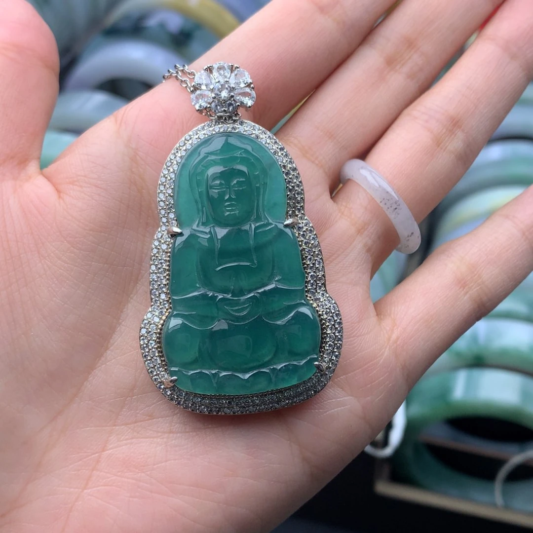 颈饰未镶嵌翡翠多样性