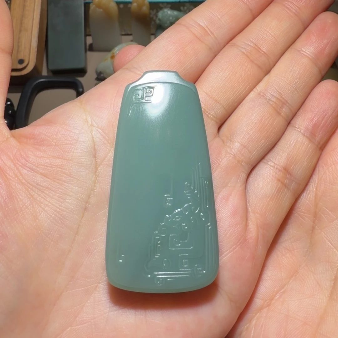 吃***猫和田玉未镶嵌颈饰