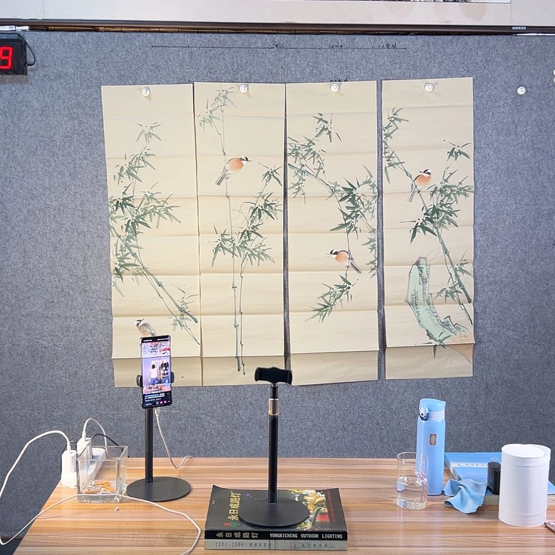 国画459 花鸟在树丛的顶端发出巨大声音