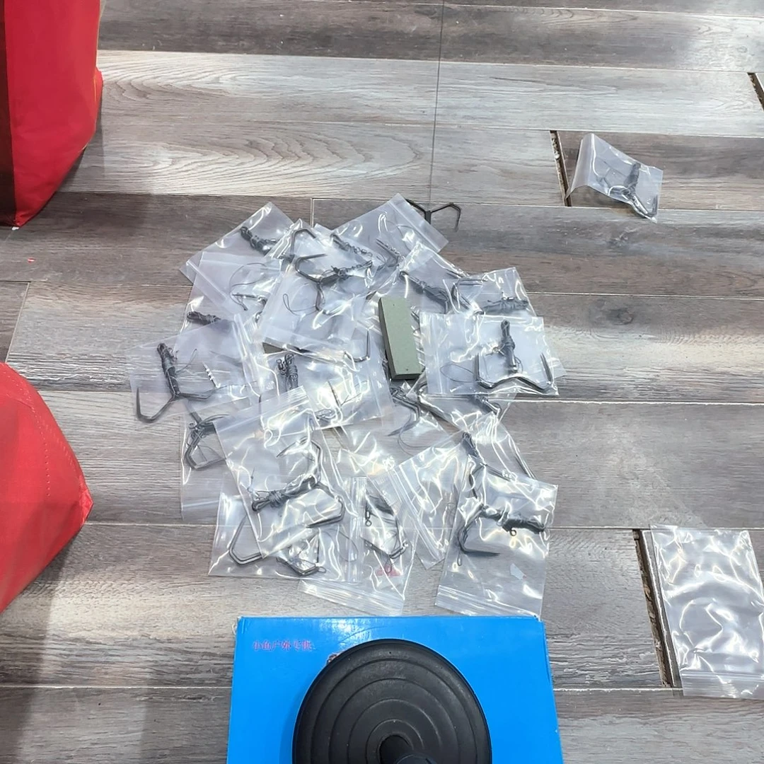 双排蝴蝶钩中号22副绑好的