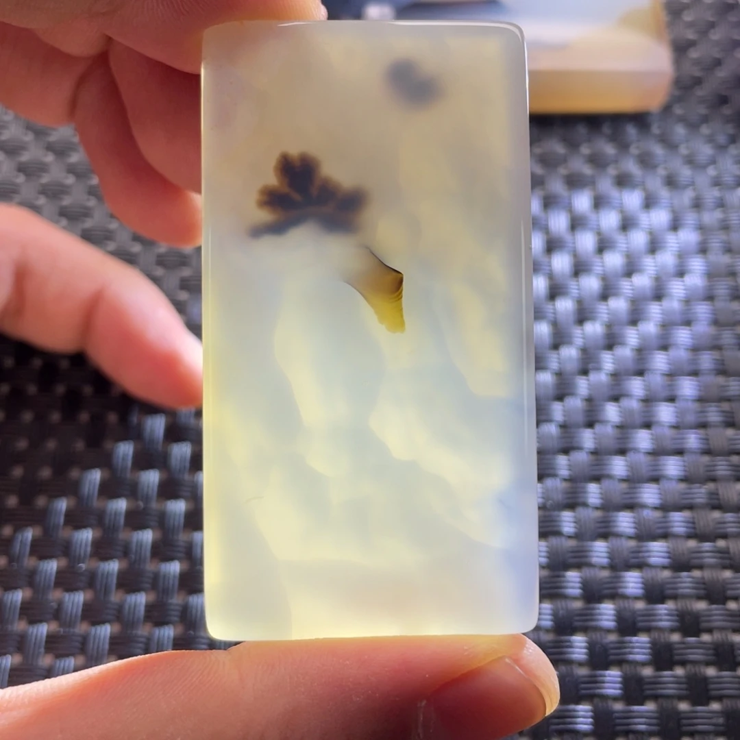 用***3玛瑙/玉髓未镶嵌颈饰