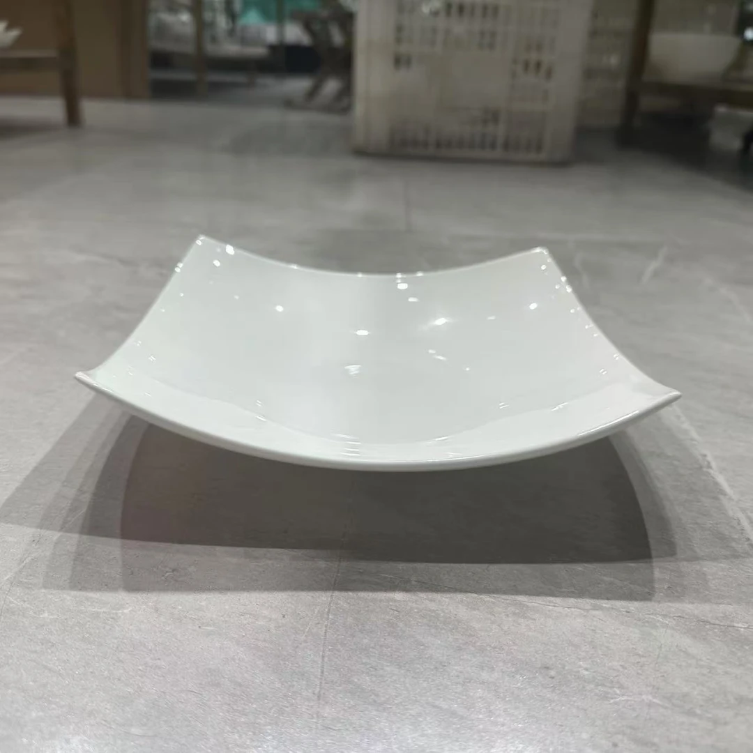 白如玉骨质瓷贵龙盘