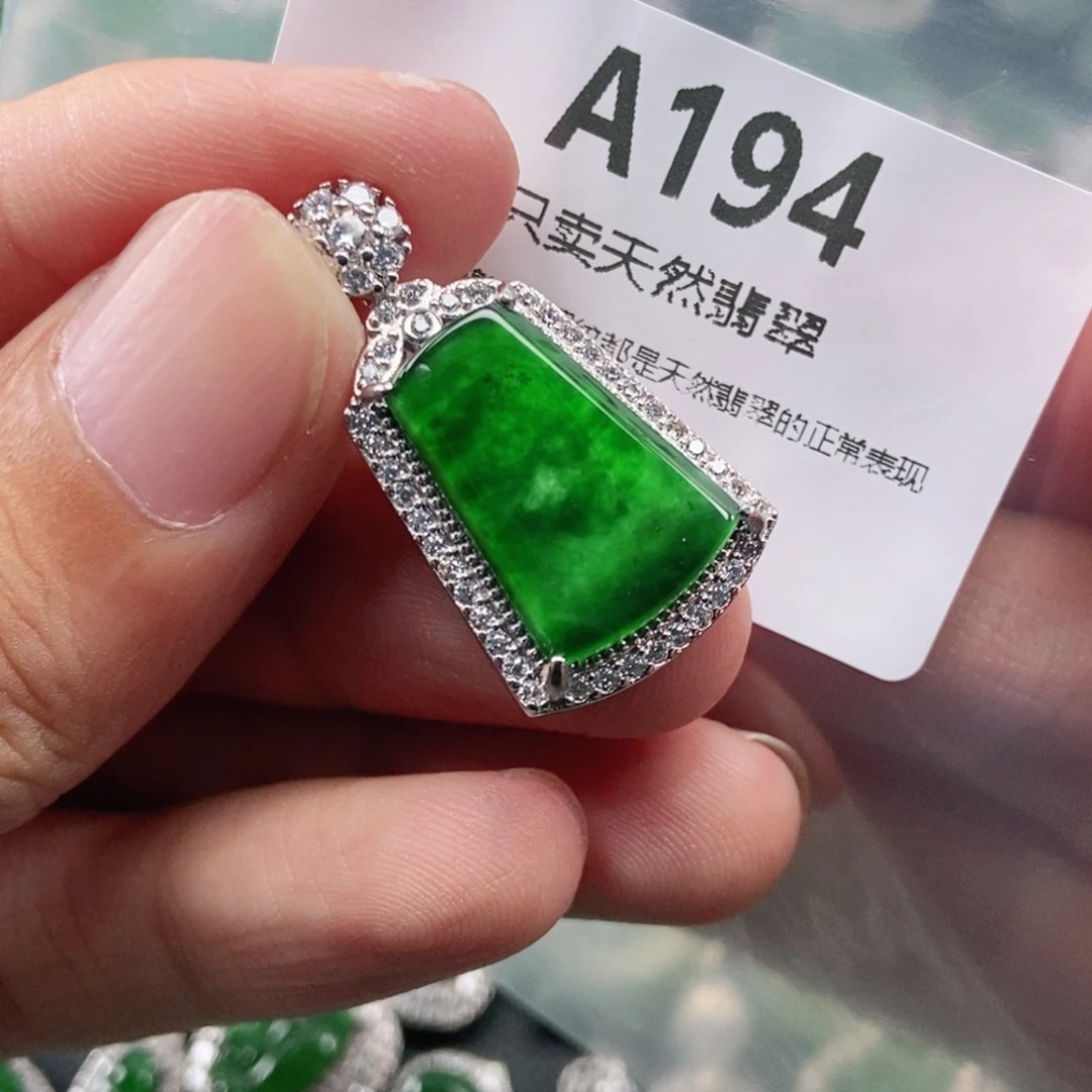 【闪购商品】颈饰未镶嵌翡翠