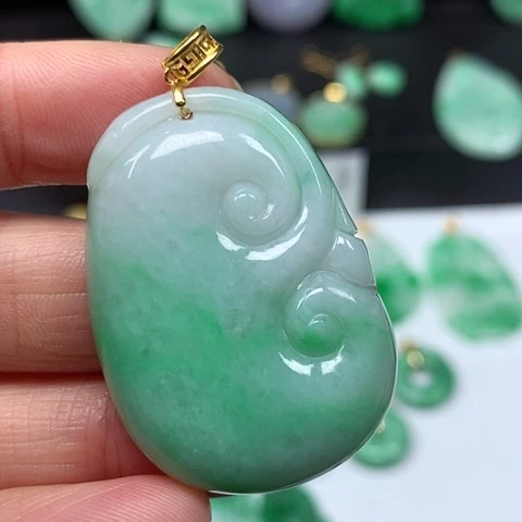 翡翠吊坠(不含链)18K金镶嵌