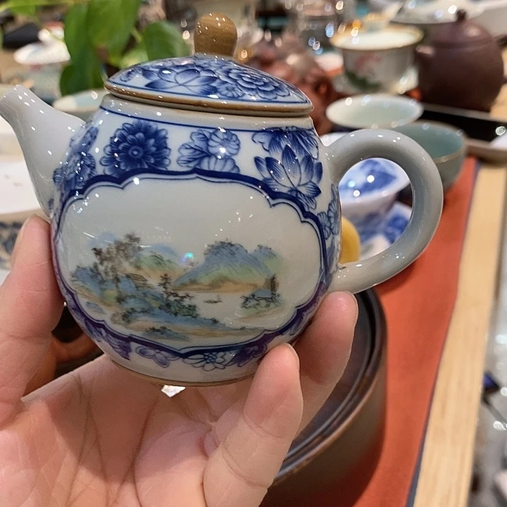 青花瓷器茶壶瓷器茶壶