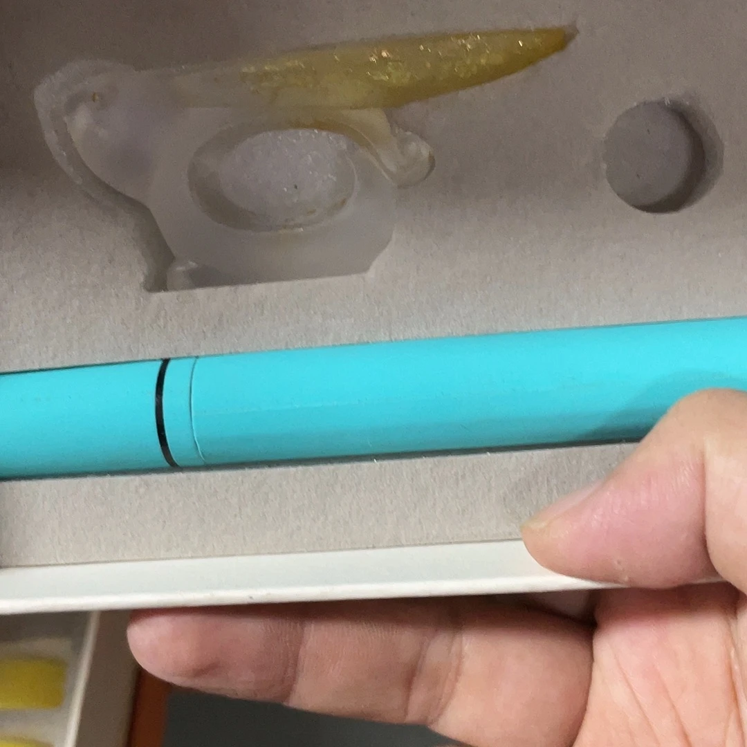 搪瓷杯子里还有很多东西