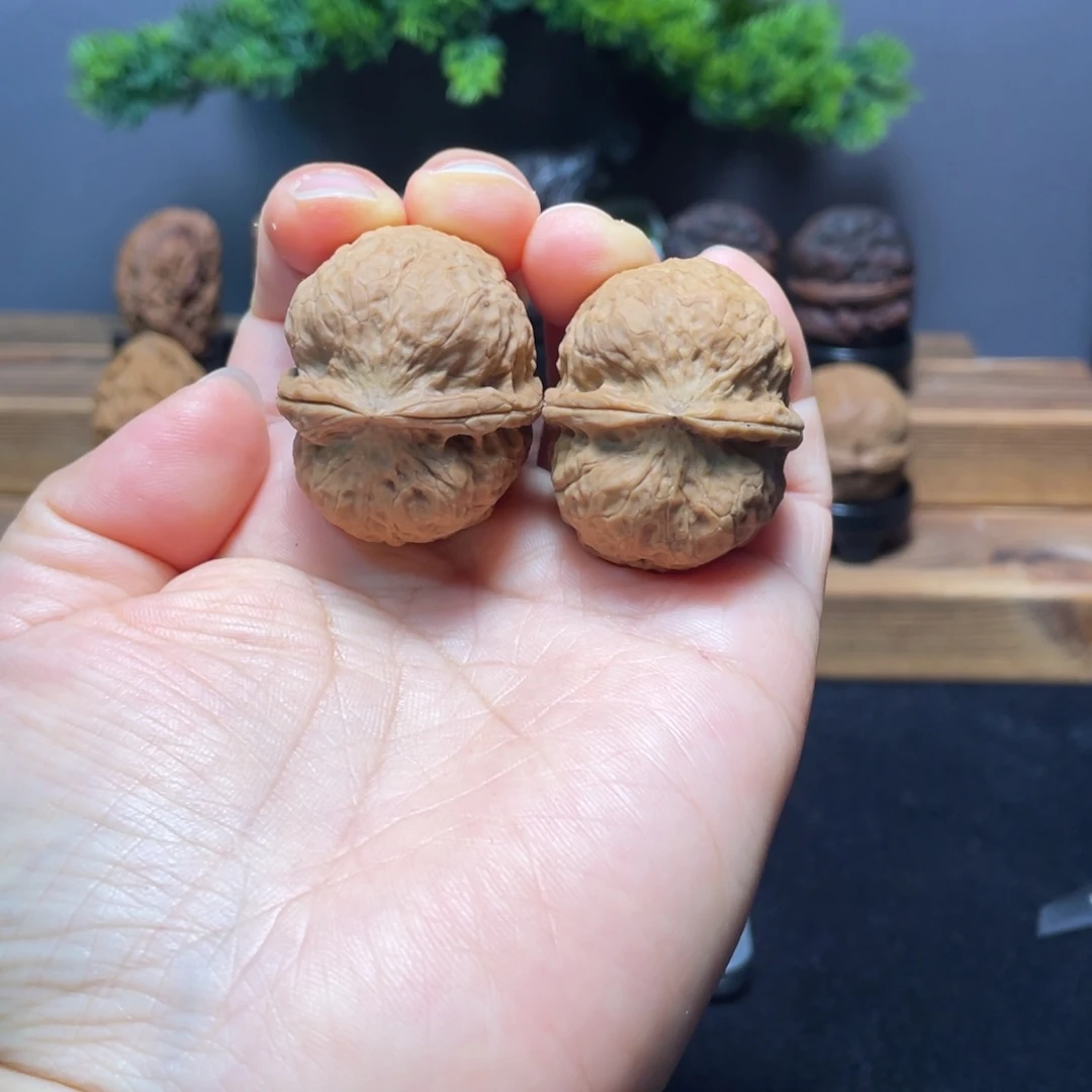 文玩核桃把件云南铁核桃4