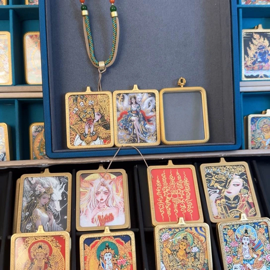 吊坠香**团唐卡………………