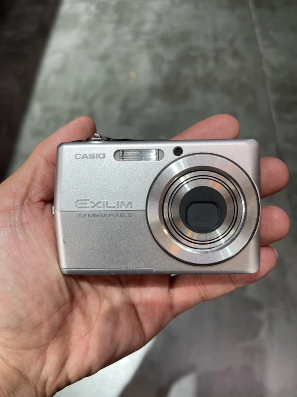 9新 Casio/卡西欧 EX-Z700 720万像素 3倍光学变焦 出片正常