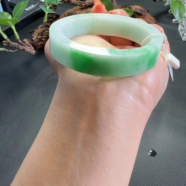 定制翡翠未镶嵌手镯51贵妃