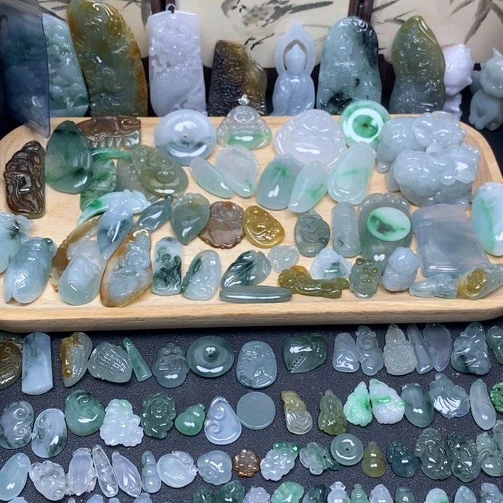 翡翠未镶嵌颈饰仿古牌