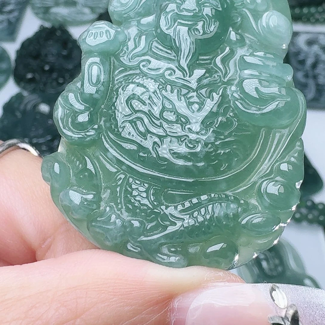 翡翠未镶嵌颈饰天然的A货翡翠多样性发其一