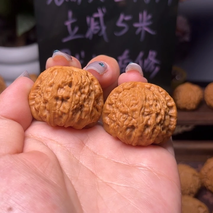 文玩核桃把件35尺白狮子4