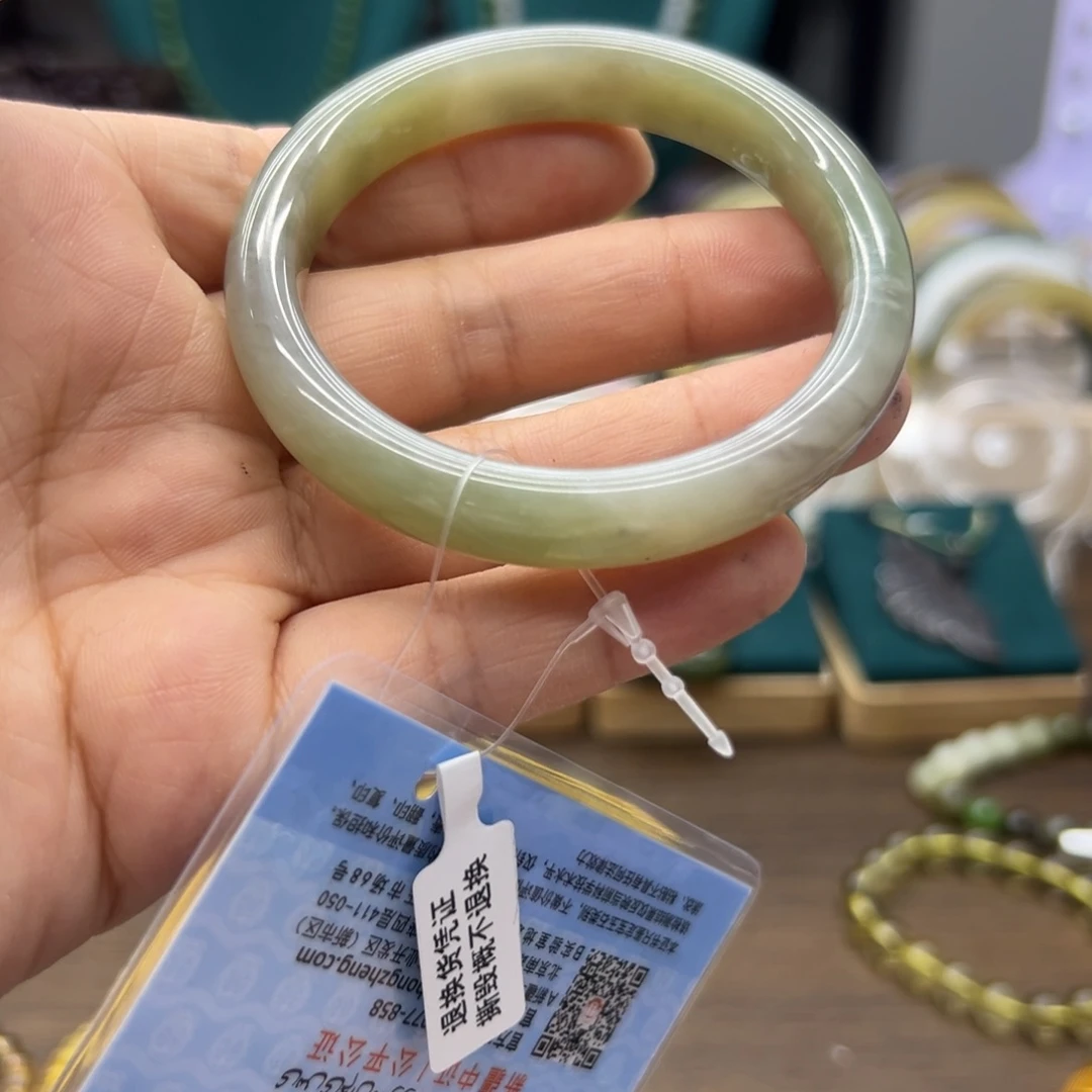 和田玉手镯未镶嵌54圈围B223瑕