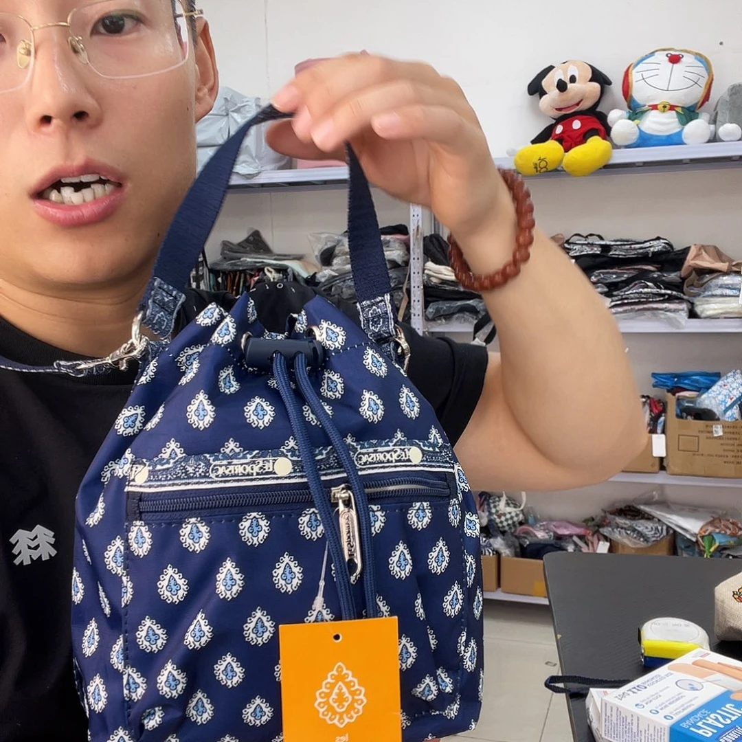 PU化妆包等产品和