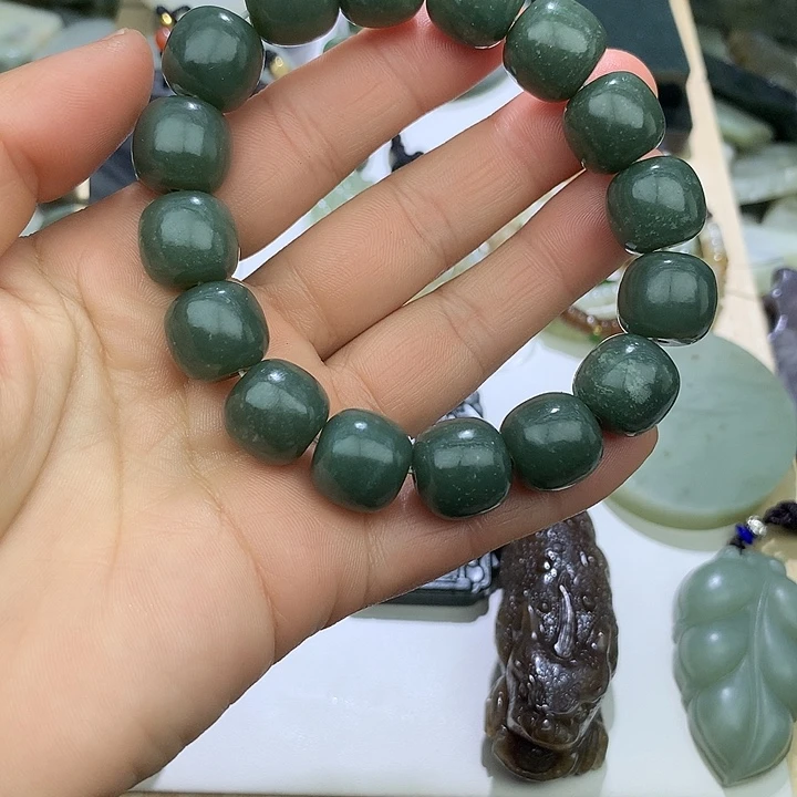 心***海和田玉（糖玉）未镶嵌珠宝半成品