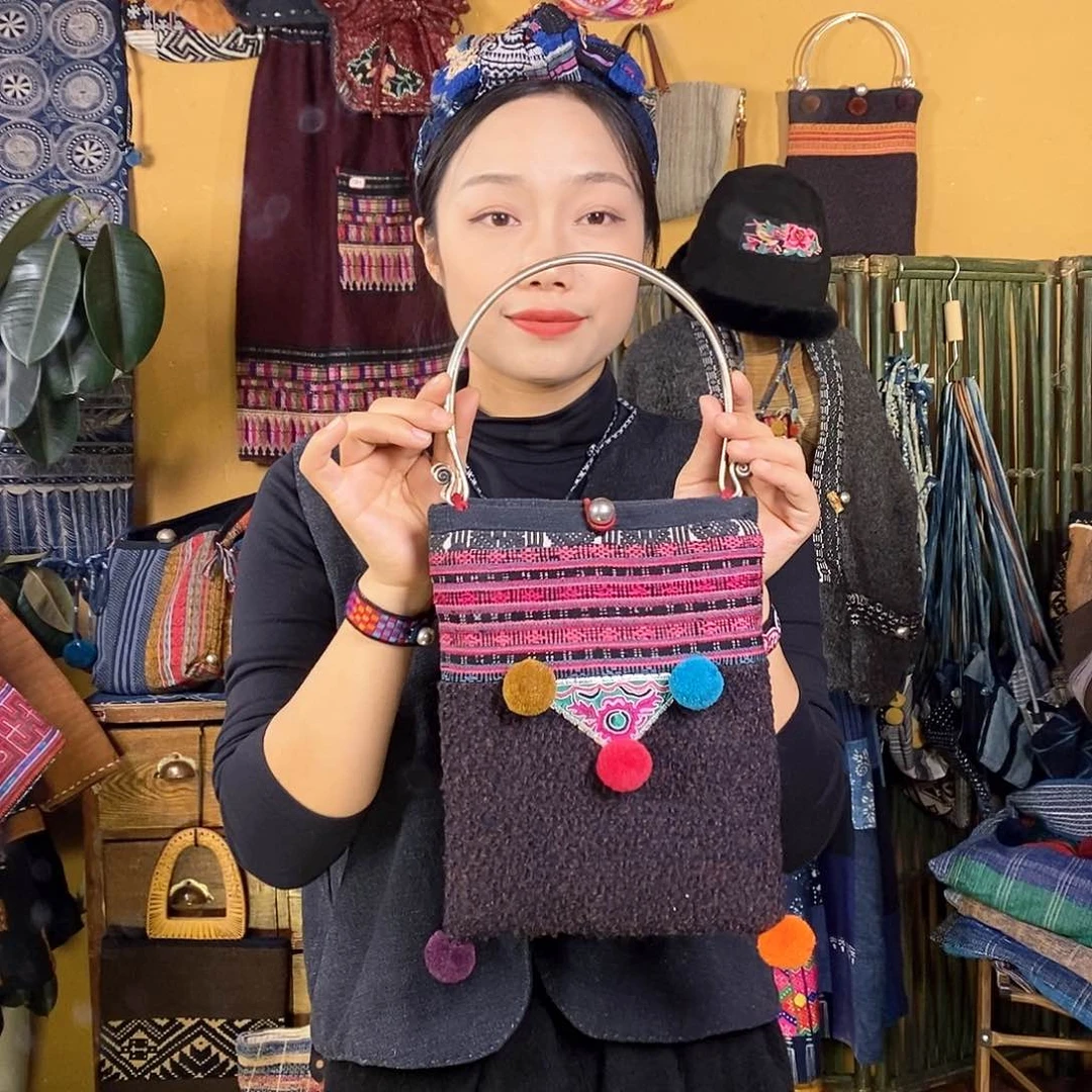 织绣手工羊毛面料包包