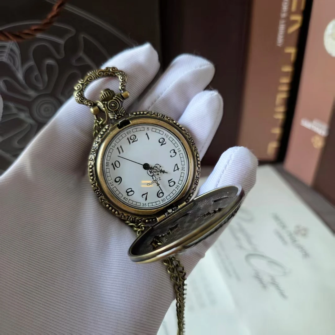 龙争虎斗纪念十二生肖复古翻盖镂空怀表