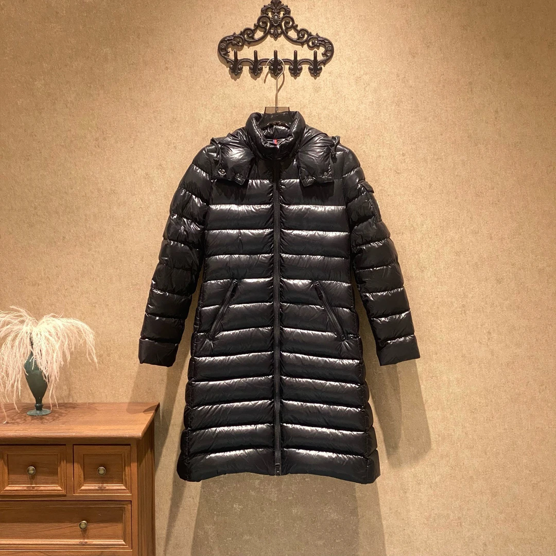 99新 MONCLER 黑色刺绣徽标logo长款羽绒服/2码/38774