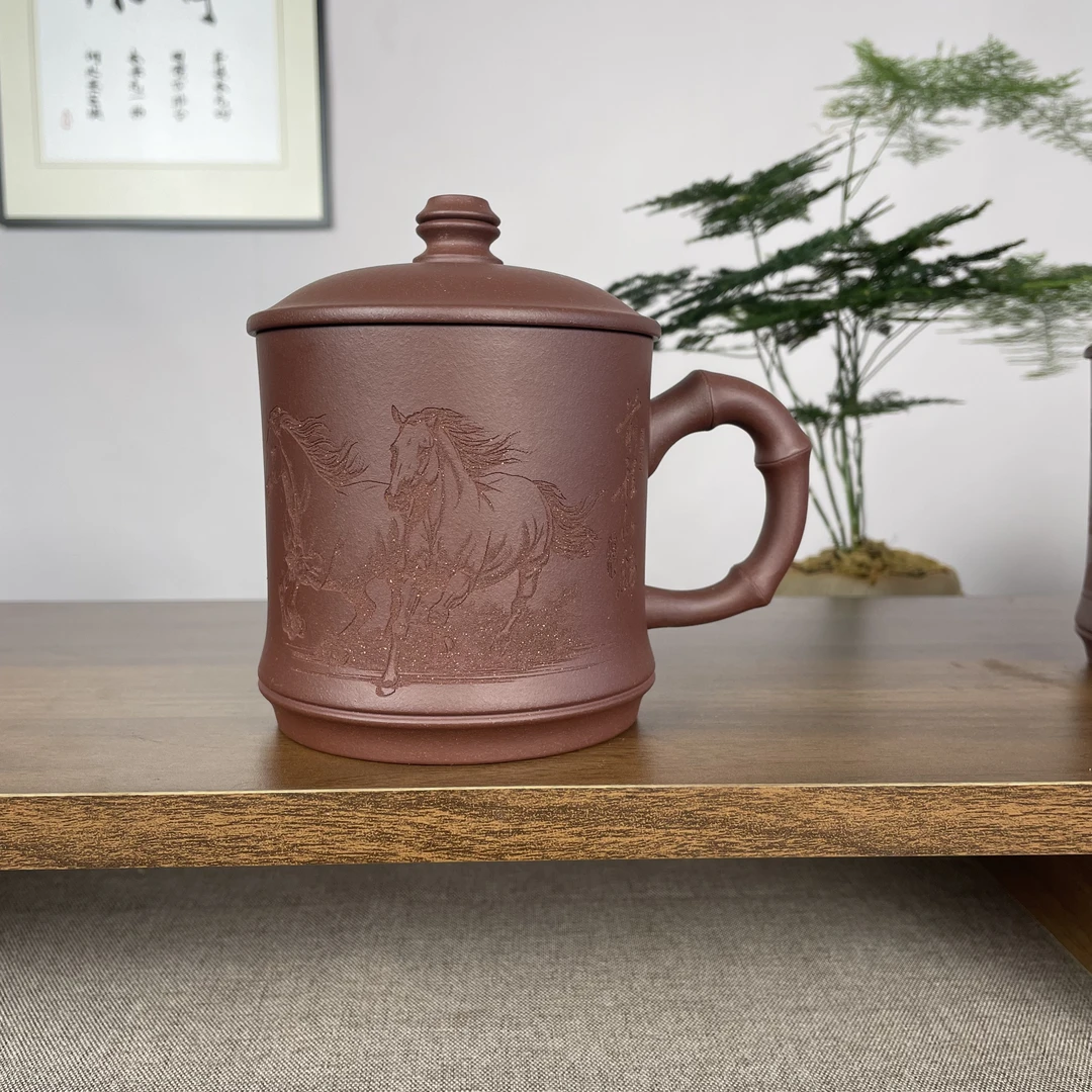 （新品抢先体验价）宜兴紫砂泡茶杯双马刻绘中槽清紫泥盖杯500CC