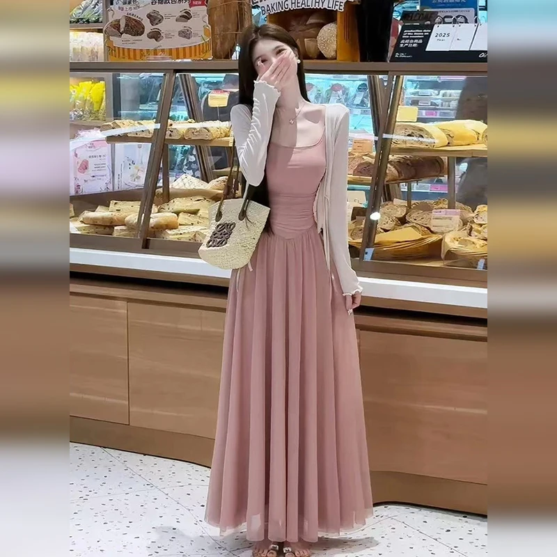 玖姿正品2025春夏季新款法式粉色吊带连衣裙子女收腰显瘦长裙开春