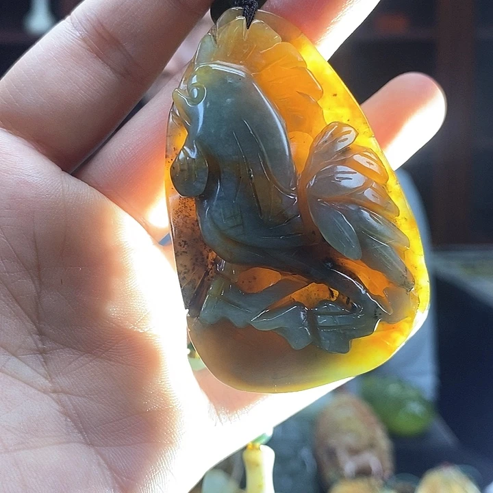 蛇纹石玉未镶嵌颈饰