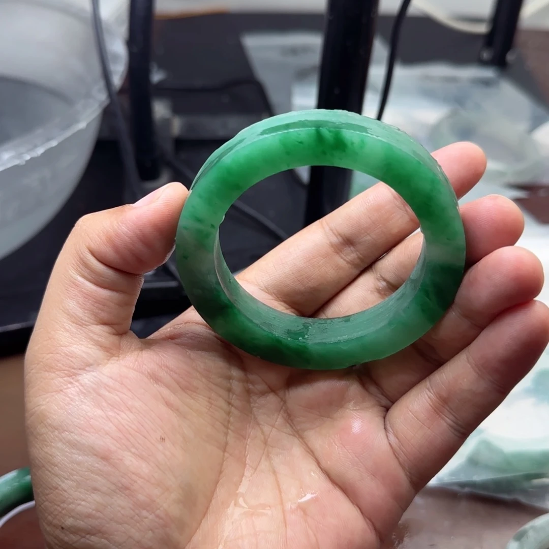 果****定制石英质玉（非洲翠）