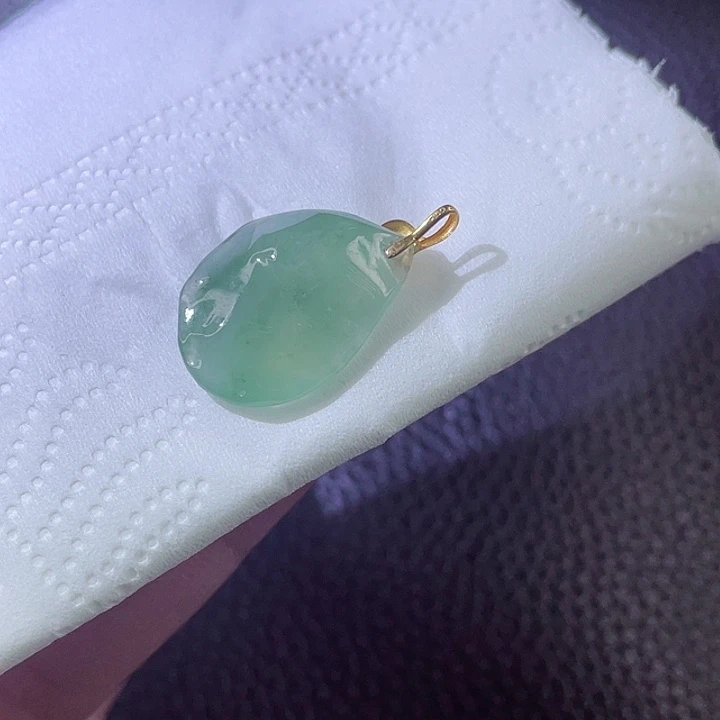 翡翠颈饰18K金镶嵌翡翠