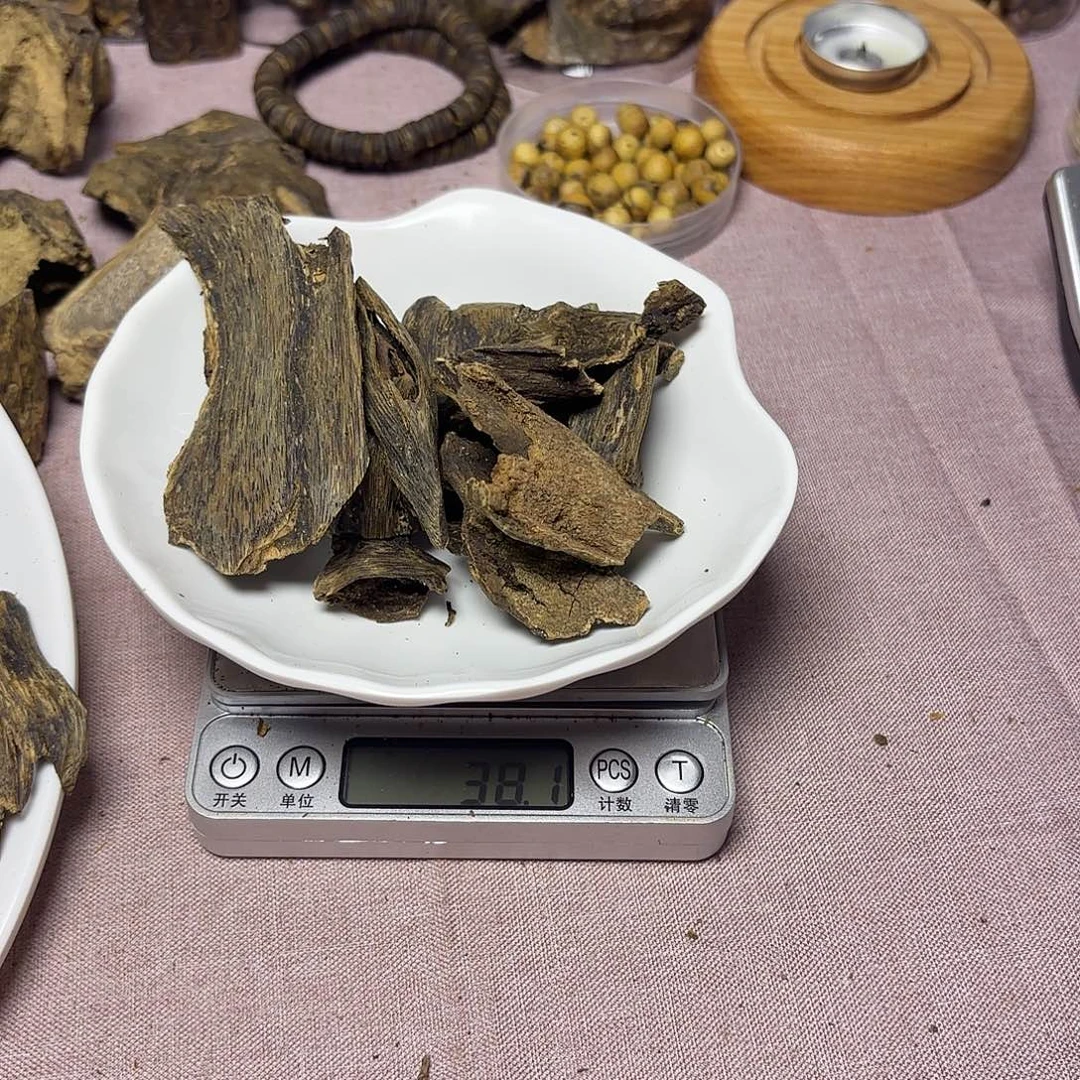 欢***好木奇楠虎凹身虎斑疤37克