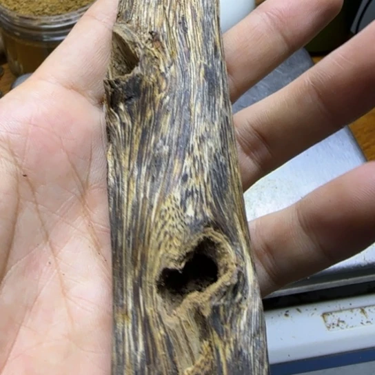 沉香碎屑沉香木绿棋楠沉香长条料42克