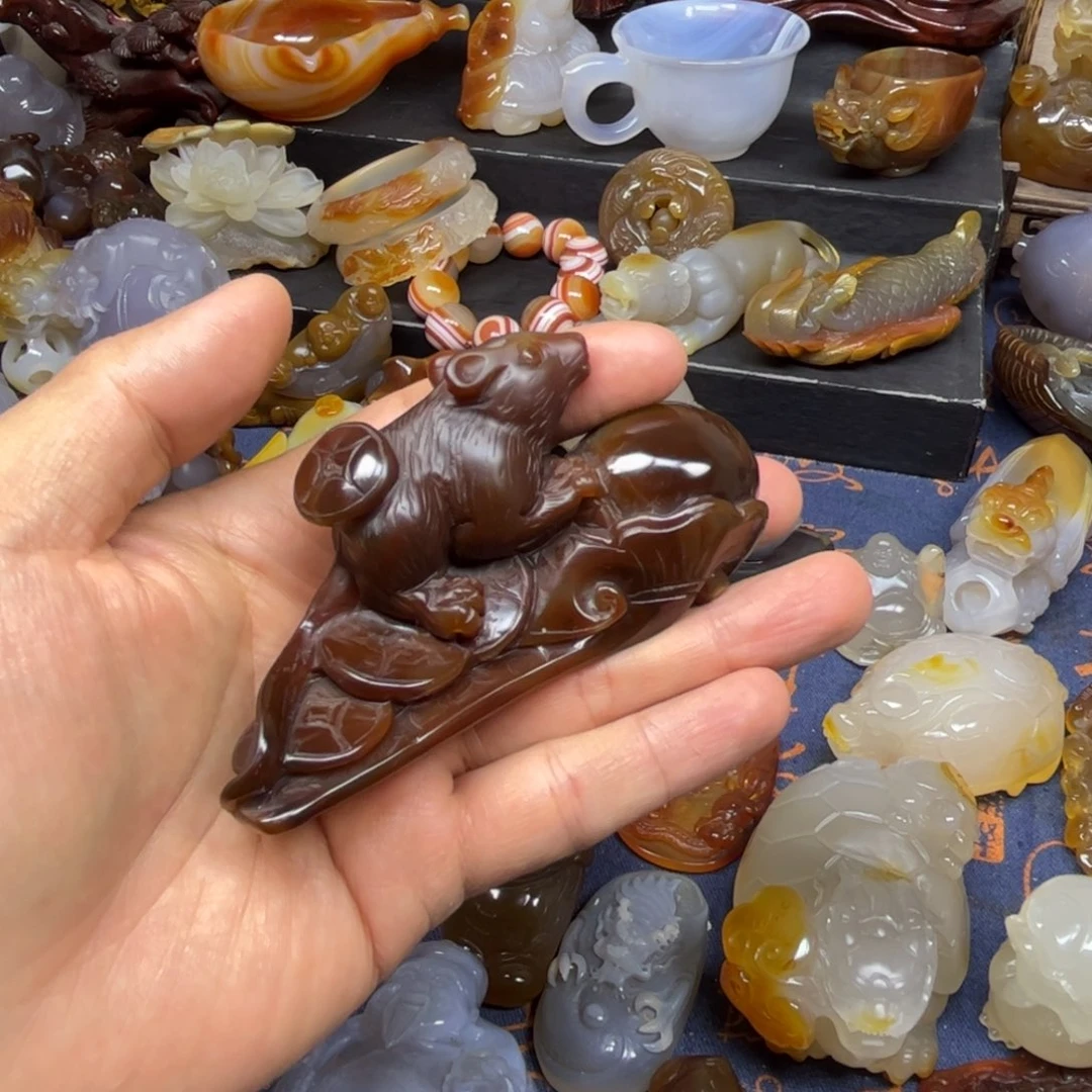 同***志玛瑙/玉髓未镶嵌珠宝奇石