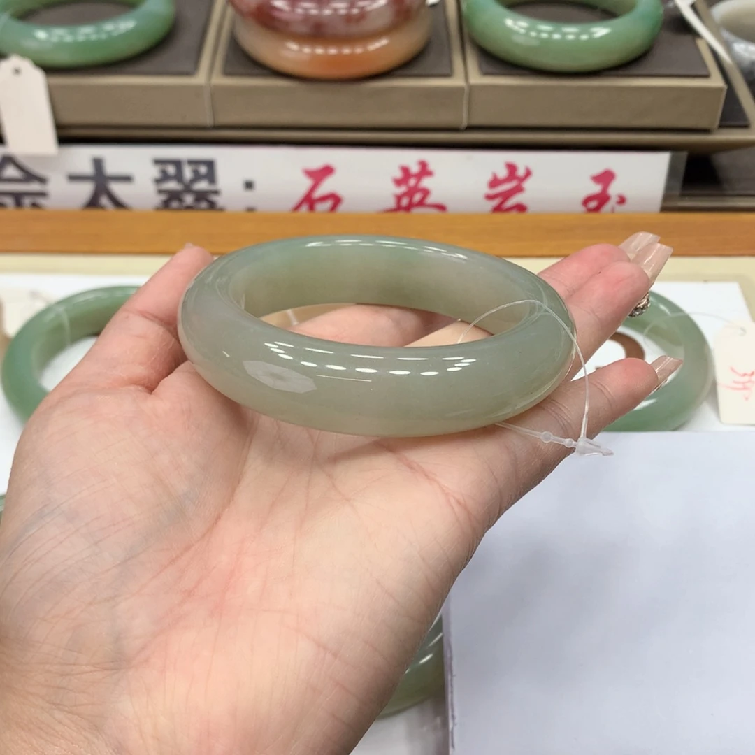 石英质玉手镯未镶嵌小**ღ