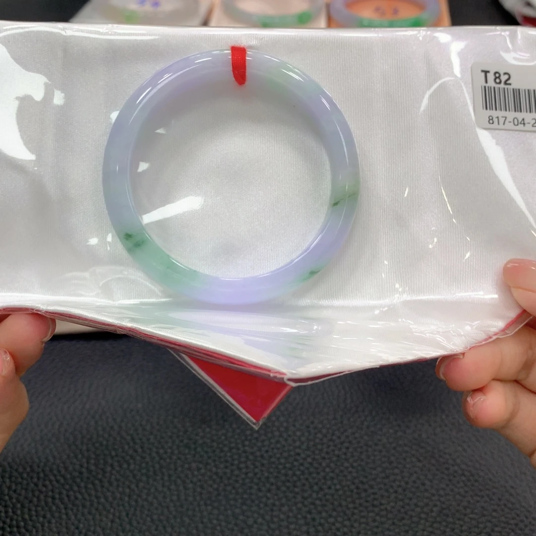 翡翠手镯未镶嵌翡翠