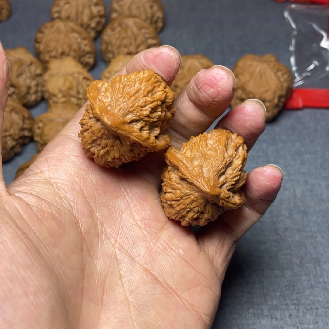 萩***芜文玩核桃把件核桃