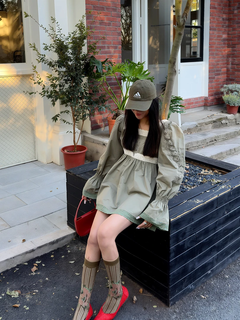 吉吉【艺术旅途】新款韩系原单重工蕾丝绣花精致连衣裙#2557 C74