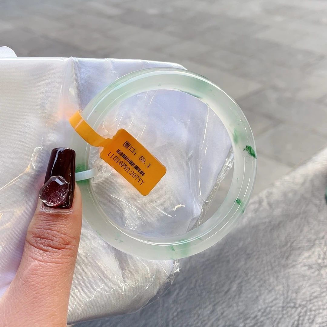 石英质玉手镯未镶嵌3*.