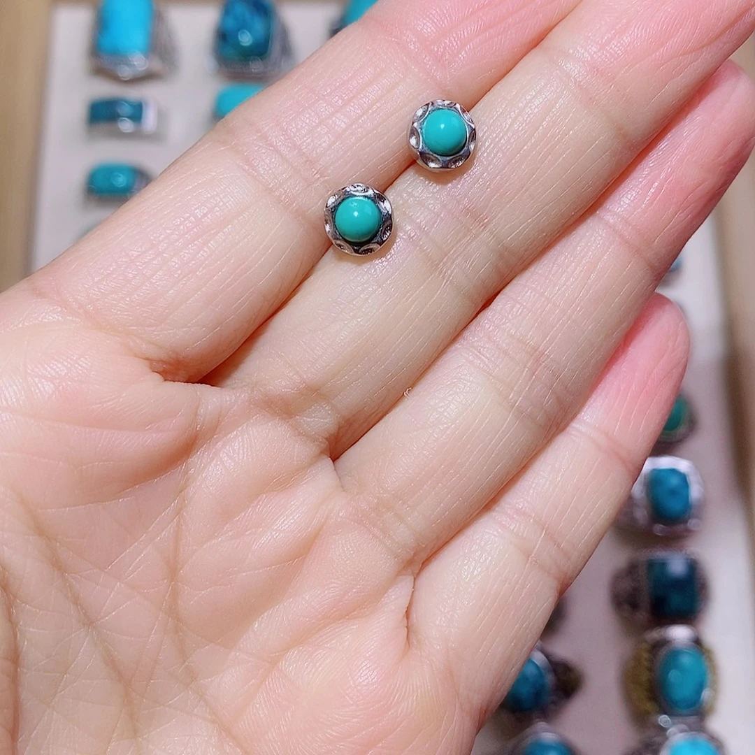 绿松石未镶嵌颈饰