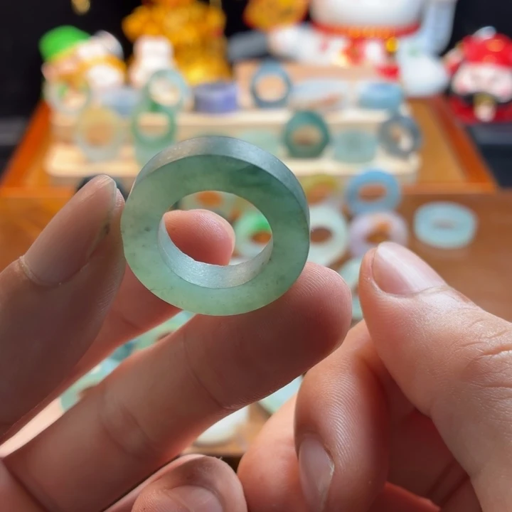 定制翡翠未镶嵌戒圈