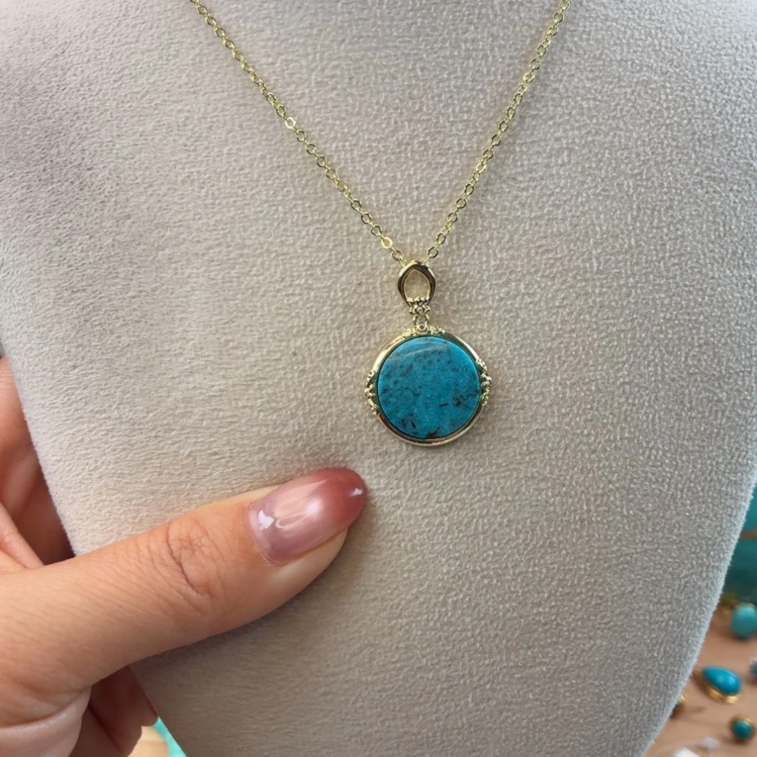 绿松石合金颈饰吊坠