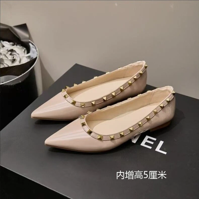 内增高气质尖头单鞋浅口女士铆钉漆皮法式晚晚风温柔软底平底瓢鞋