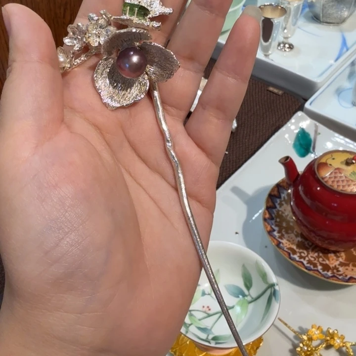 蝴***?哈哈哈哈哈哈哈哈