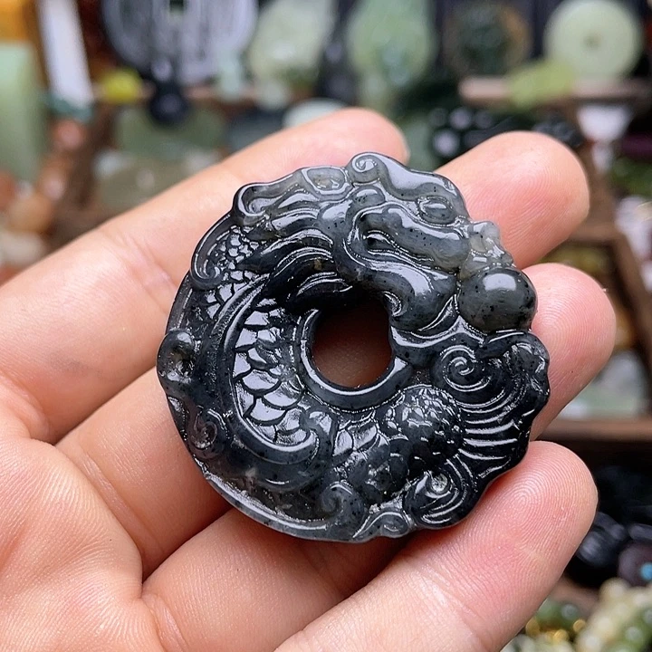 蛇纹石玉挂件未镶嵌