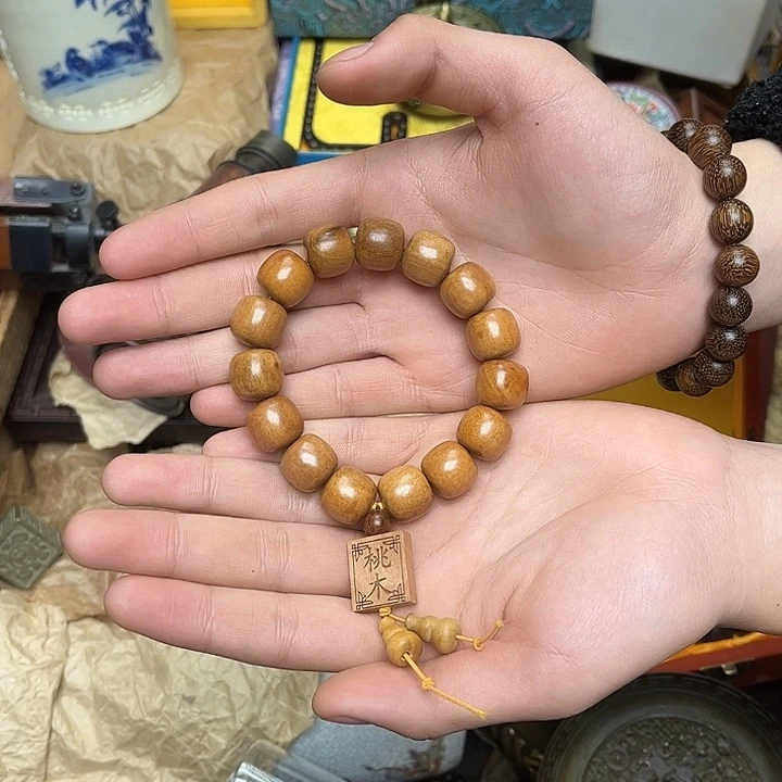 大叶紫檀（黑酸枝木类）